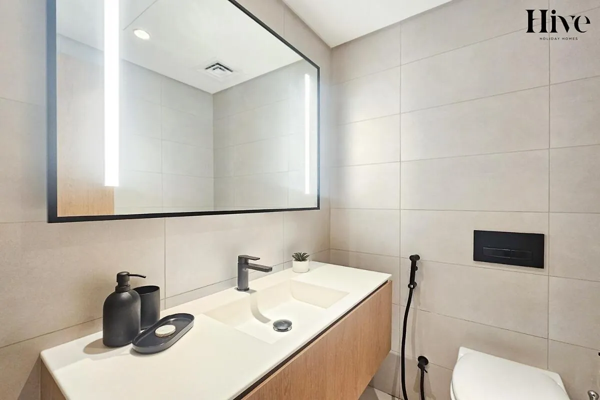 Elegant 1 Bed With Burj Khalifa Views Apartment Dubai