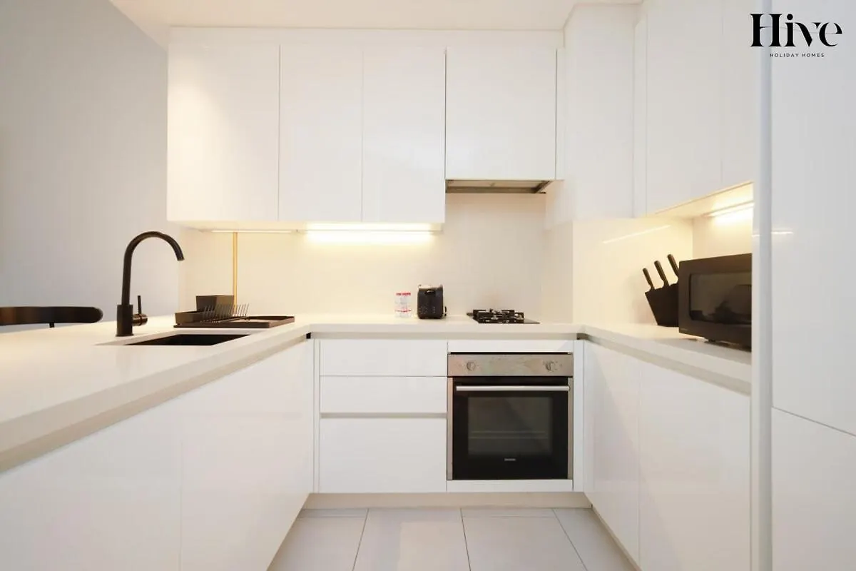 Elegant 1 Bed With Burj Khalifa Views Apartment Dubai