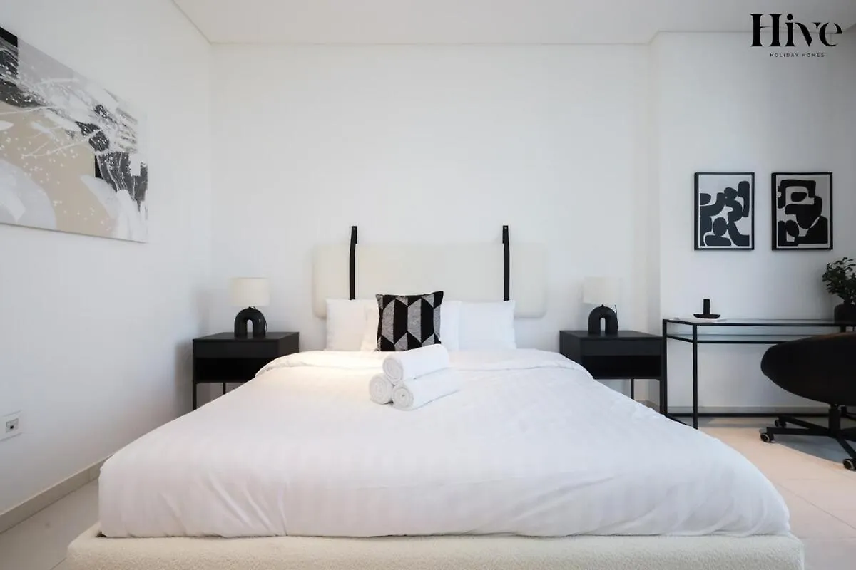 Elegant 1 Bed With Burj Khalifa Views Apartment Dubai