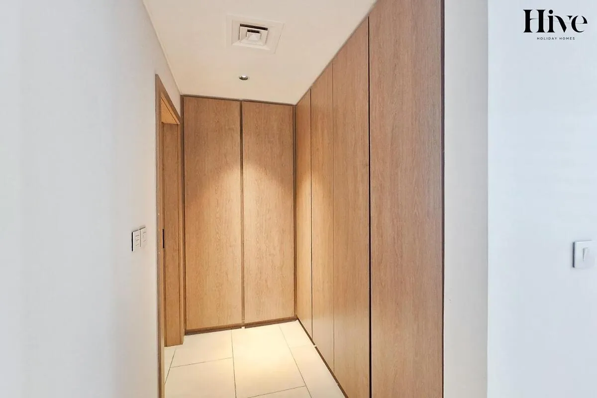 Elegant 1 Bed With Burj Khalifa Views Apartment Dubai